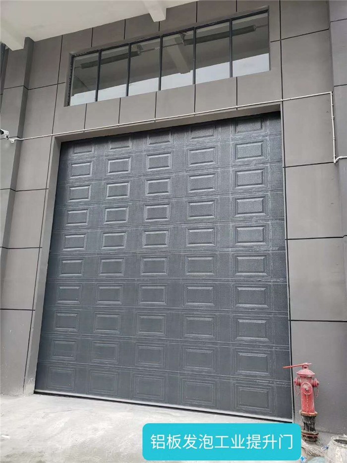 铝板发泡工业提升门
